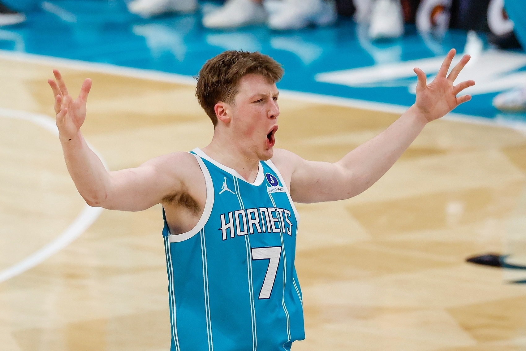 178体育平台-豪取六连胜！解说：黄蜂有些势不可挡 克尼佩尔彻底改变球队气质